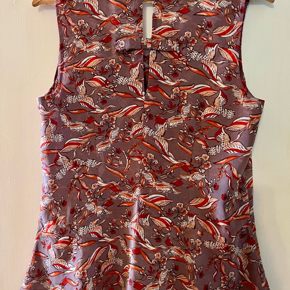 CAbi 3611 Good Luck Blouse Sleeveless Size Medium Crane Ribbon - Picture 2 of 7